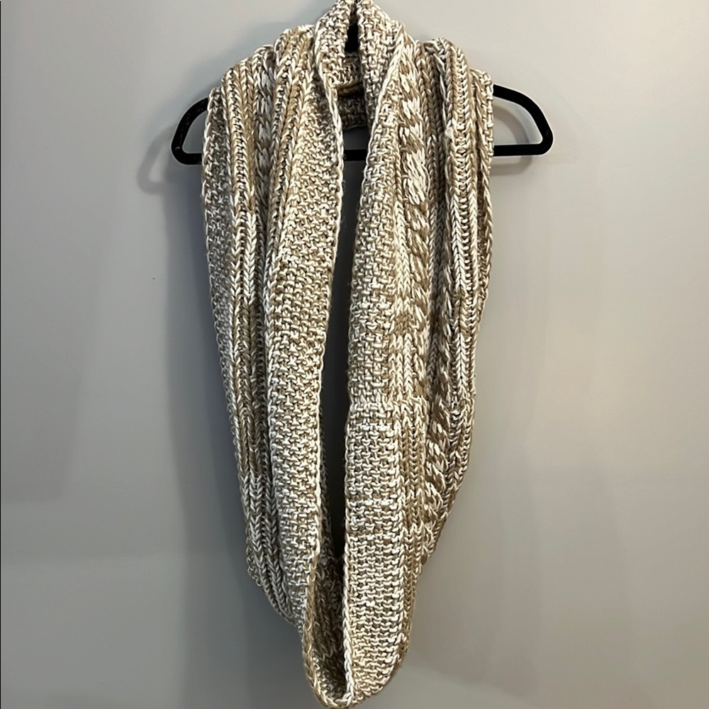 *3/10*   Chunky Knit Infinity Scarf - Beige and Cream
